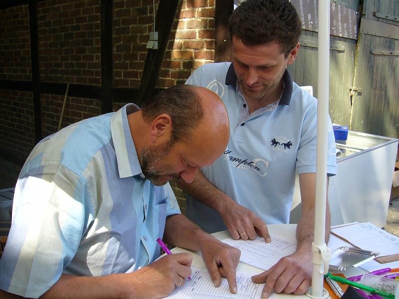 Haehnewettkraehen der Kreisjugend des Kreisverbandes Guetersloh 036.jpg - Hähnewettkrähen des Kreisverbandes Gütersloh in Langenberg auf dem Hofe Großelohmann